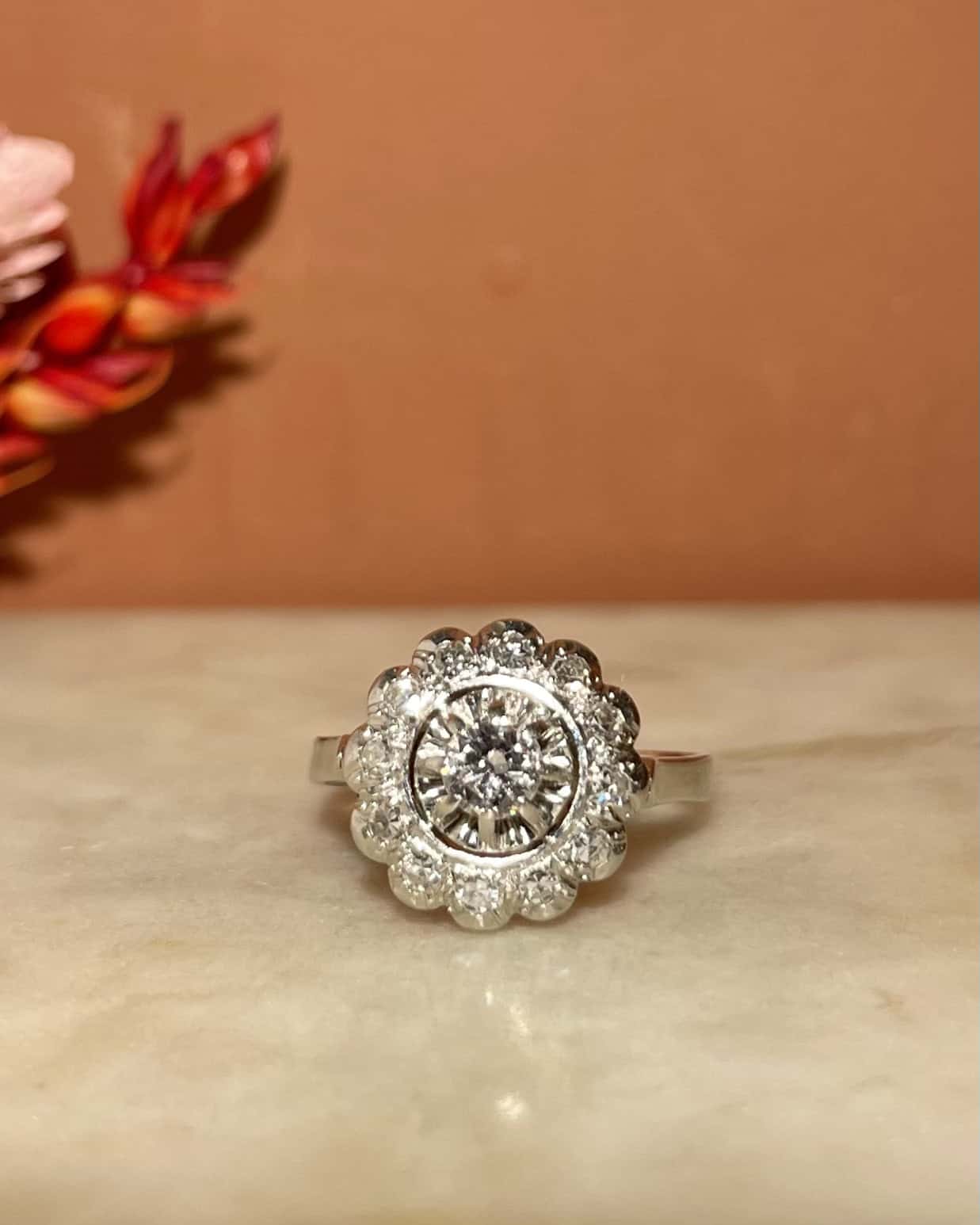 Bague Marguerite Art-Déco Diamants 0.66 carat &quot;Kyra&quot;