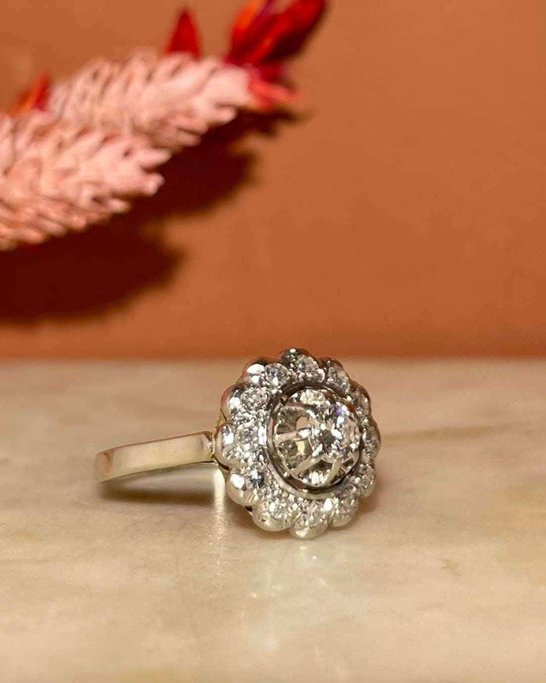 Bague Marguerite Art-Déco Diamants 0.66 carat &quot;Kyra&quot;
