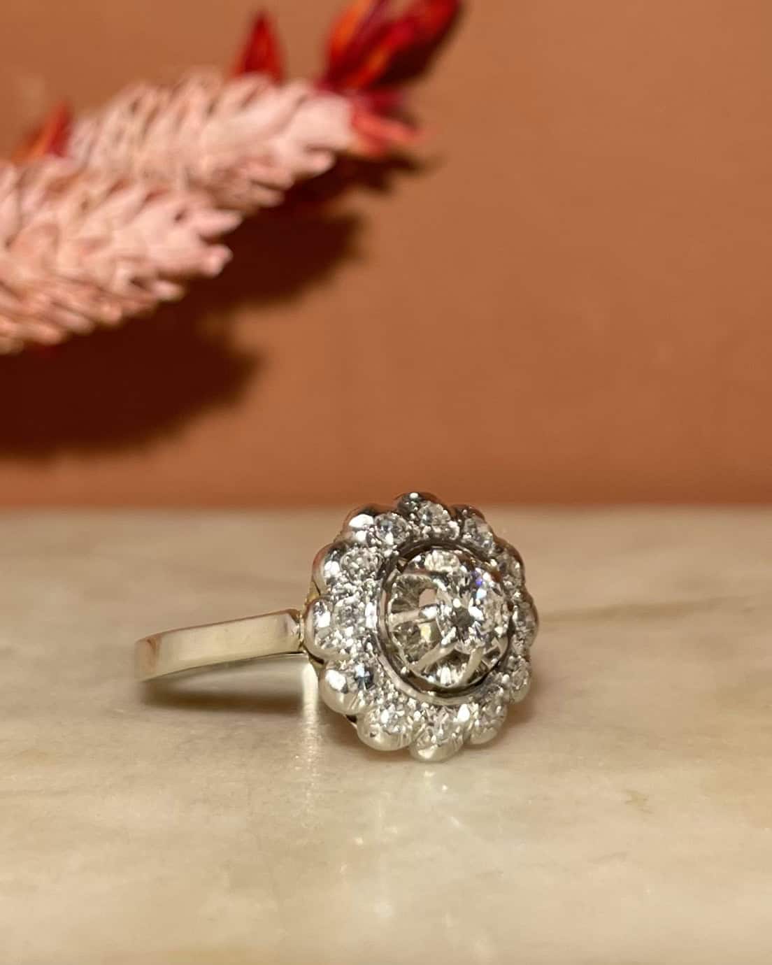 Art Deco Daisy Ring Diamonds 0.66 carat "Kyra"