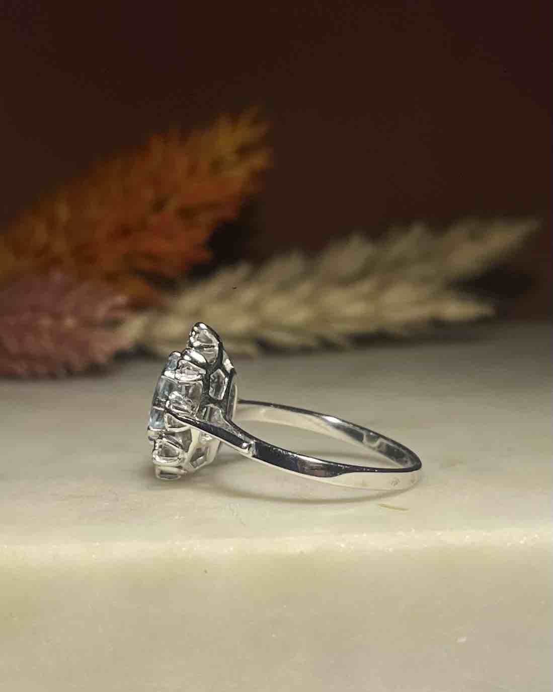 "Yéléna" Topaz &amp;amp; Diamond Daisy Ring