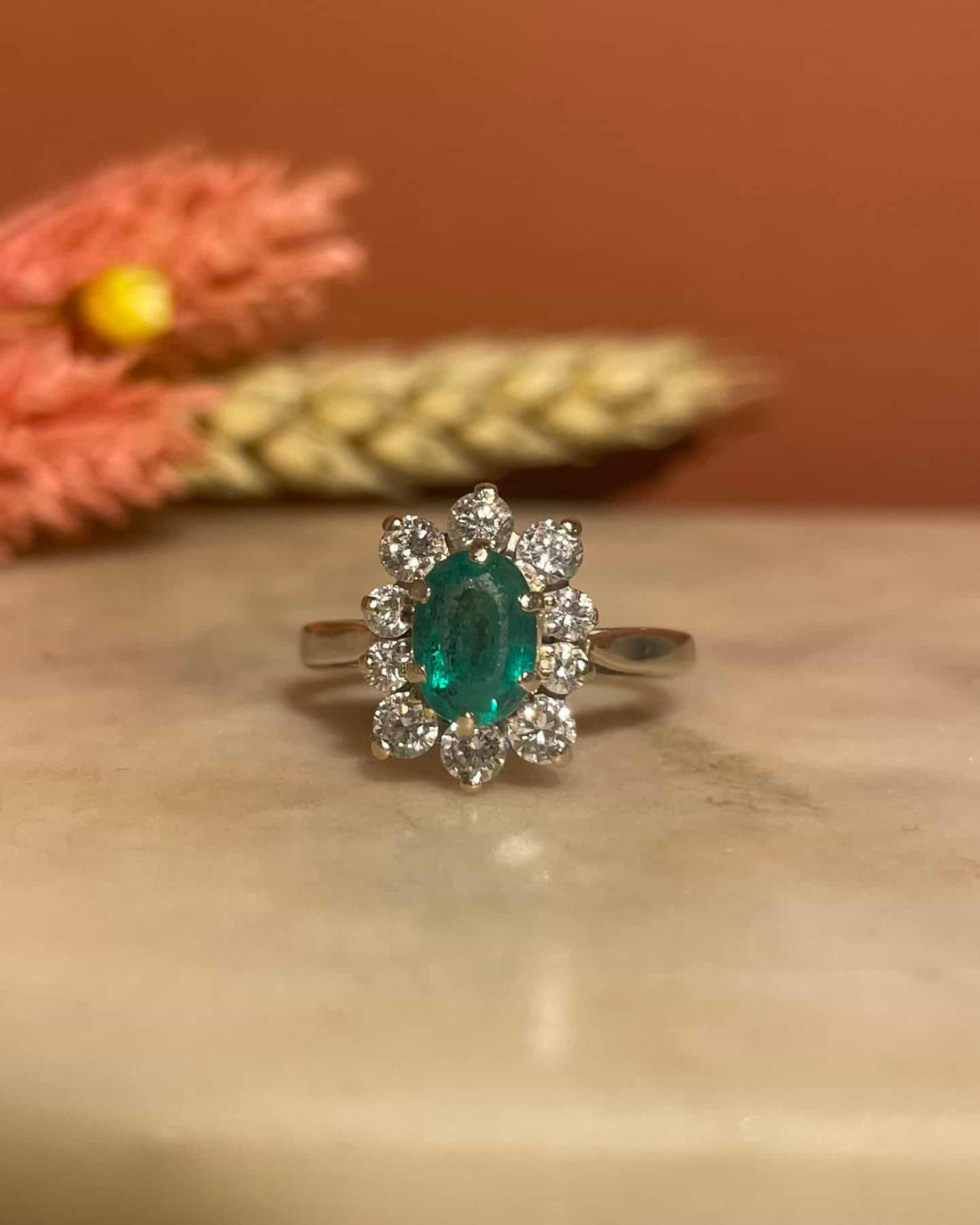 Bague Marguerite Émeraude 0.85 carat &amp; Diamants &quot;Raphaella&quot;