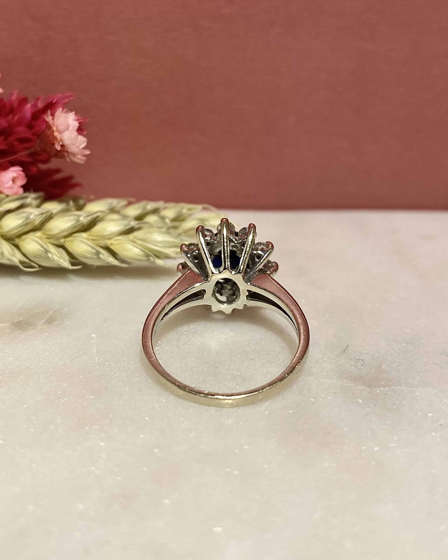 Bague Marguerite Saphir 1.85 Carat &amp; Diamants &quot;Bamia&quot;