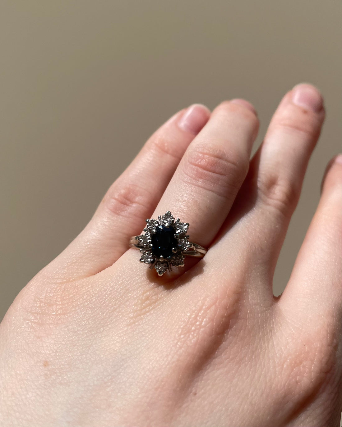 Bague Marguerite Saphir 0.80 carat &amp; Diamants “Belvira”
