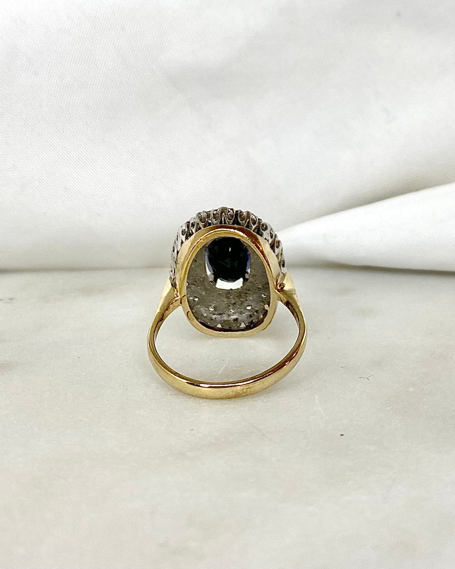 Bague Marguerite Saphir 2.30 carats &amp; Diamants "Séraphie"