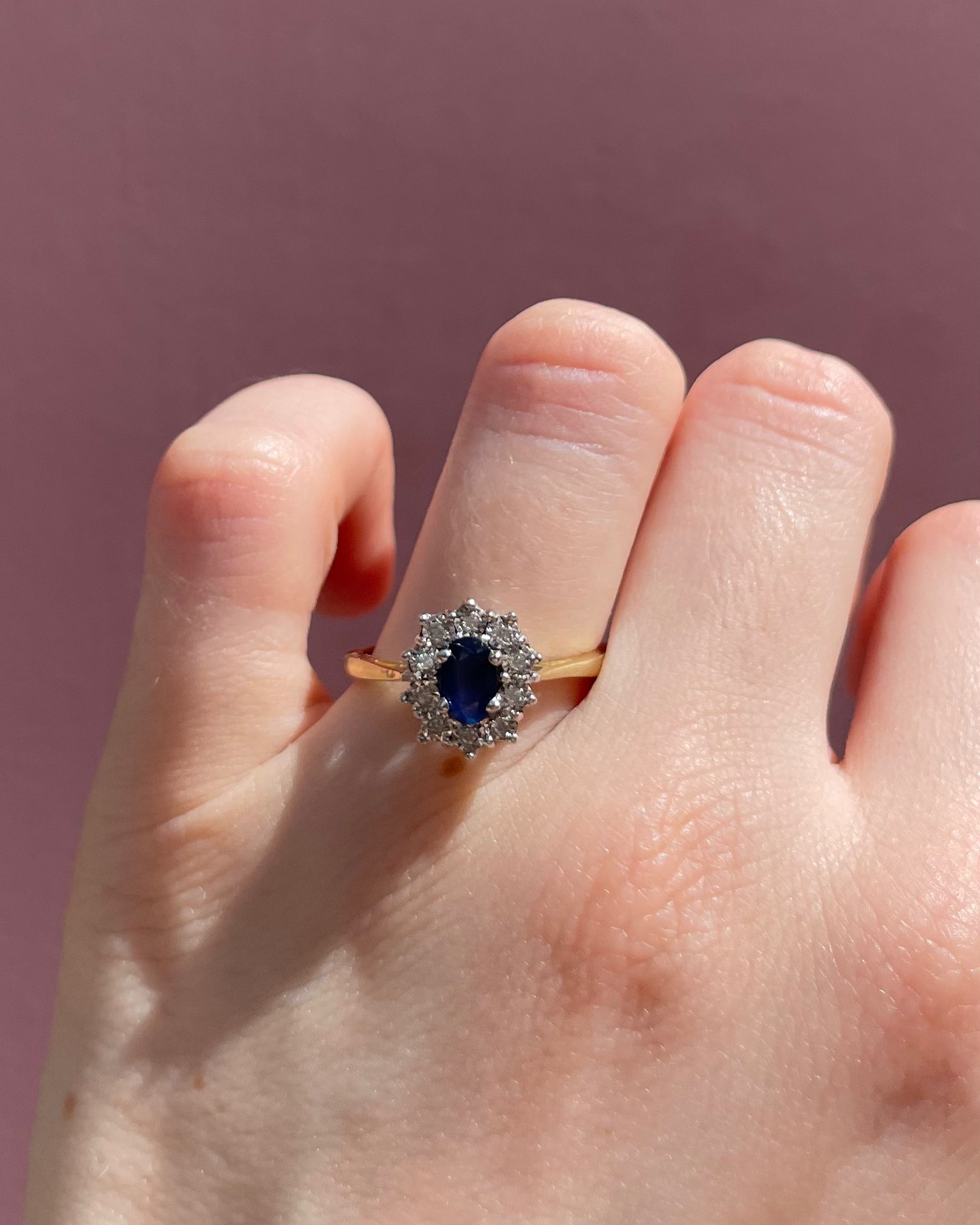 Marguerite Sapphire Ring 0.50 carat &amp; 10 Diamonds "Mina"