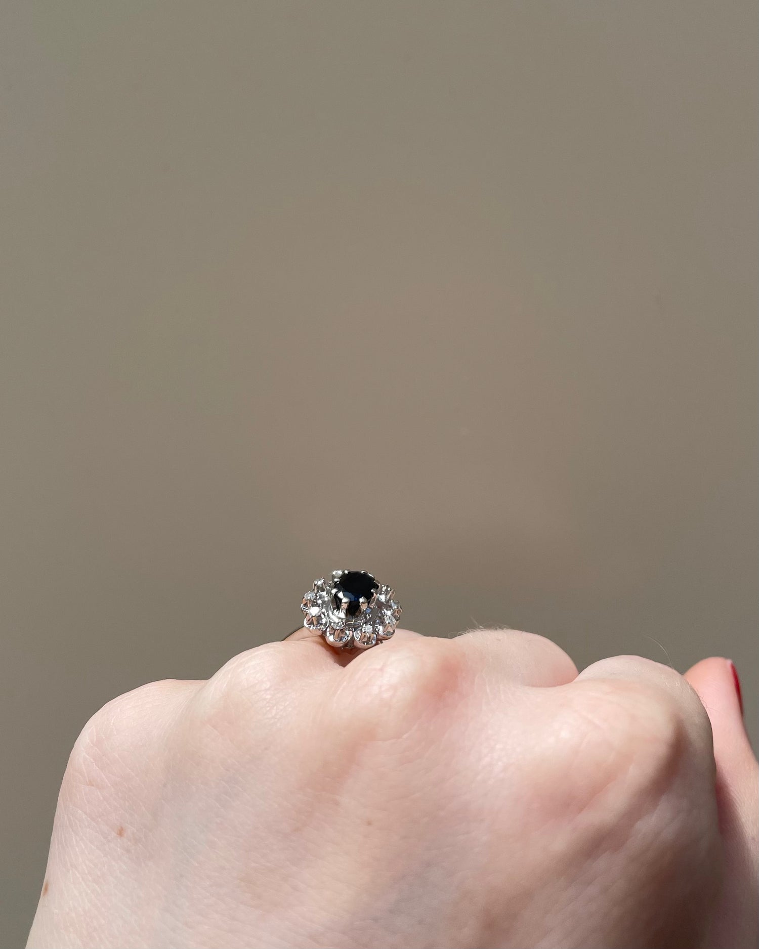 Bague Marguerite Saphir 1.05 carat &amp; 10 Diamants “Shana”