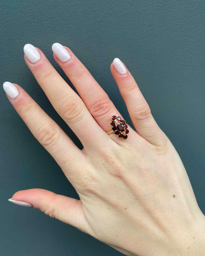 Bague Marguerite Marquise Grenats 2.50 Carats &quot;Raina&quot;