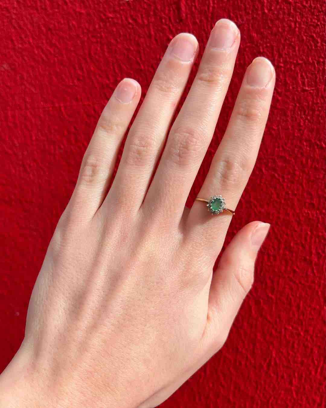 Anillo &quot;Maylis&quot; con margaritas de esmeralda y diamantes