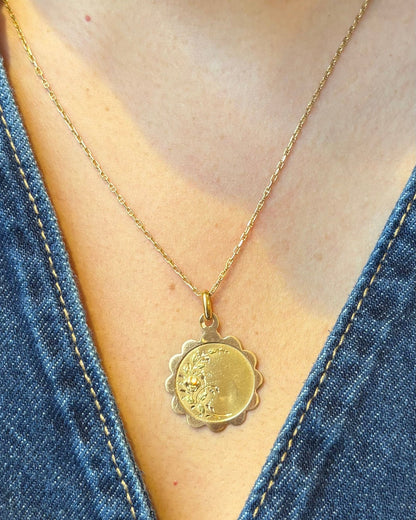 Médaille Fleurs Or Jaune Art - nouveau &quot;Stella&quot; - Elliade Paris