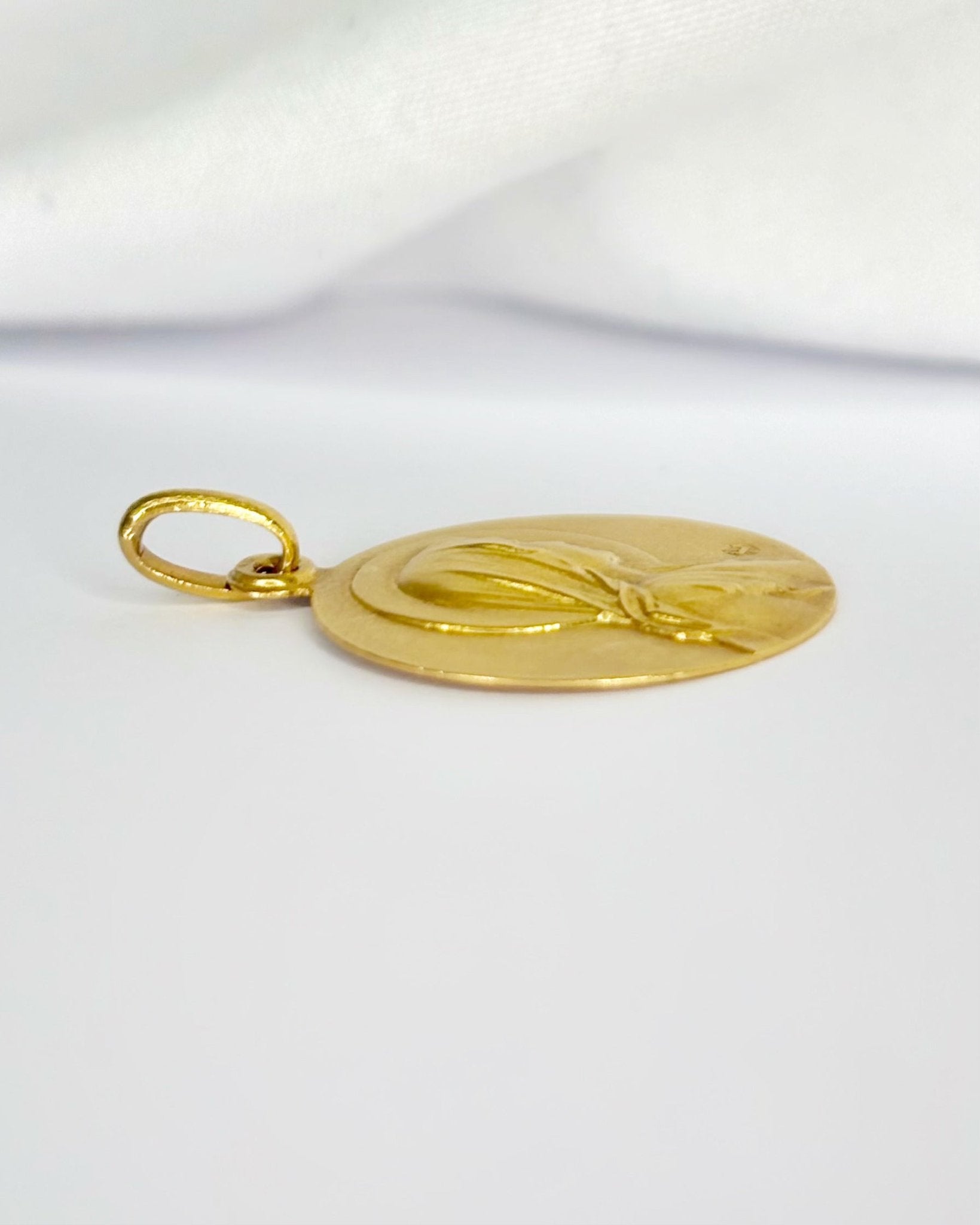 Médaille Or Jaune "Regina" - Elliade Paris