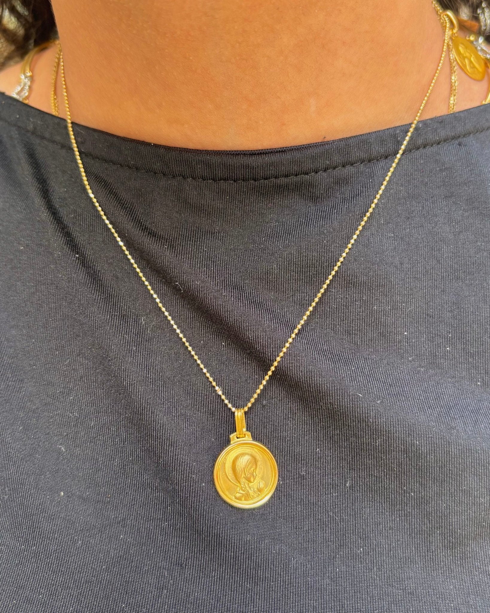 Médaille Vierge Auréolée Or Jaune "Regina" - Elliade Paris