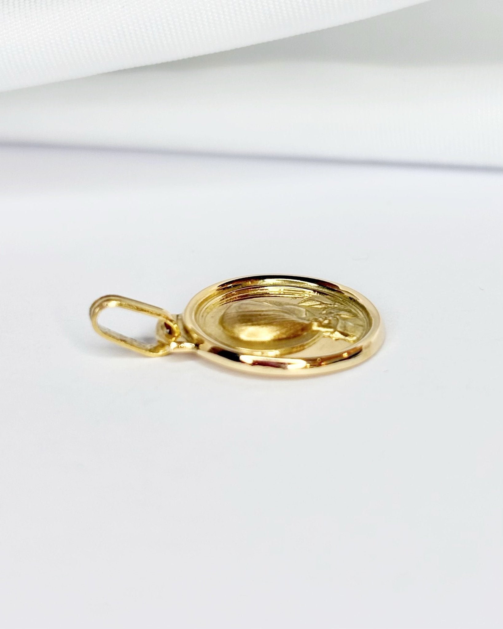 Médaille Vierge Auréolée Or Jaune "Regina" - Elliade Paris