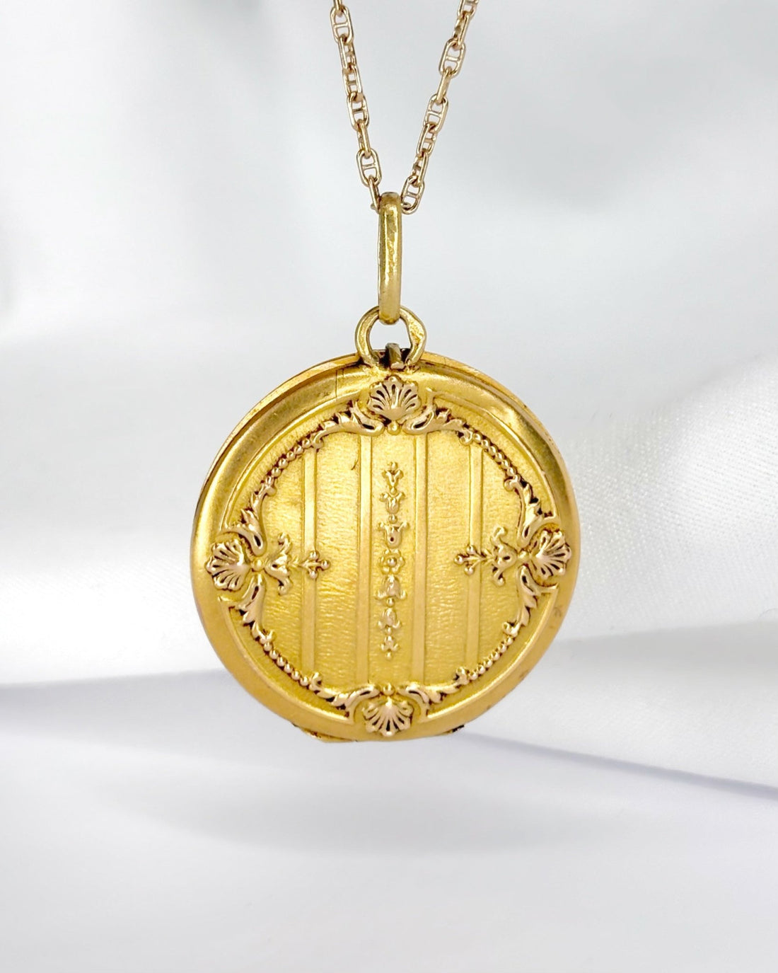 Médaillon Ouvrant Or Jaune 18 carats "Auriella" - Elliade Paris
