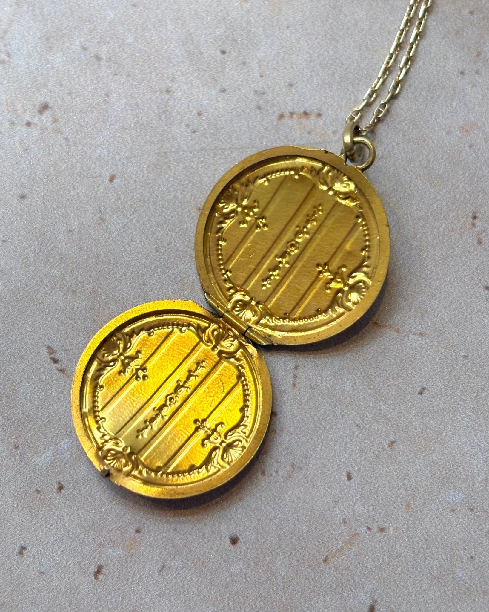 Médaillon Ouvrant Or Jaune 18 carats "Auriella" - Elliade Paris
