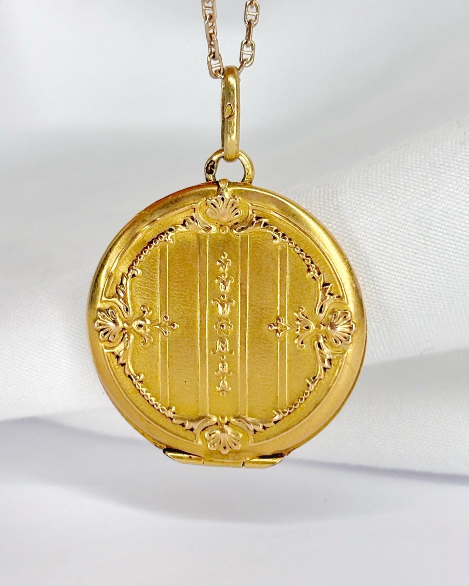 Médaillon Ouvrant Or Jaune 18 carats "Auriella" - Elliade Paris