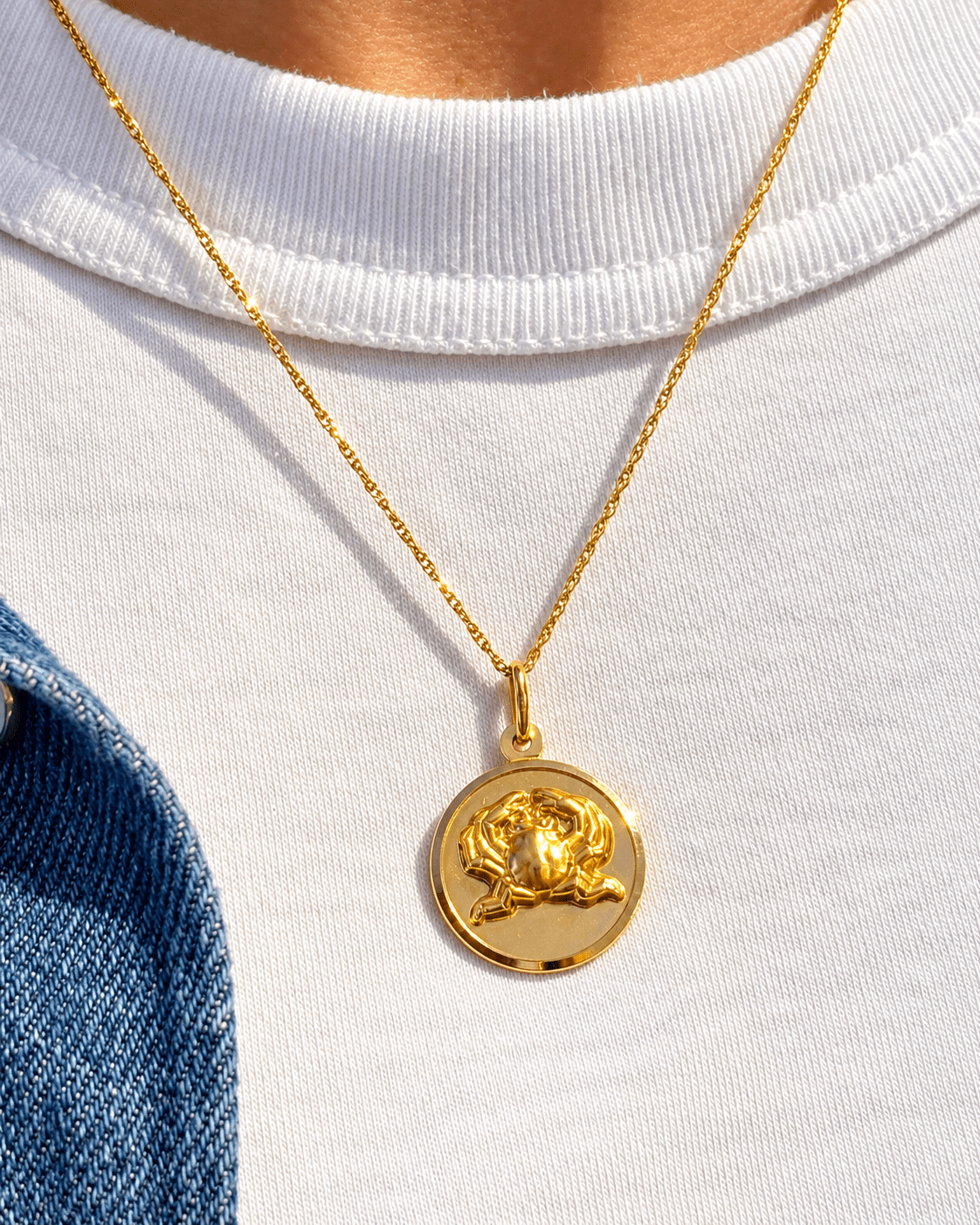 Médaillon Zodiaque Cancer Or Jaune 18 carats "Daria" - Elliade Paris