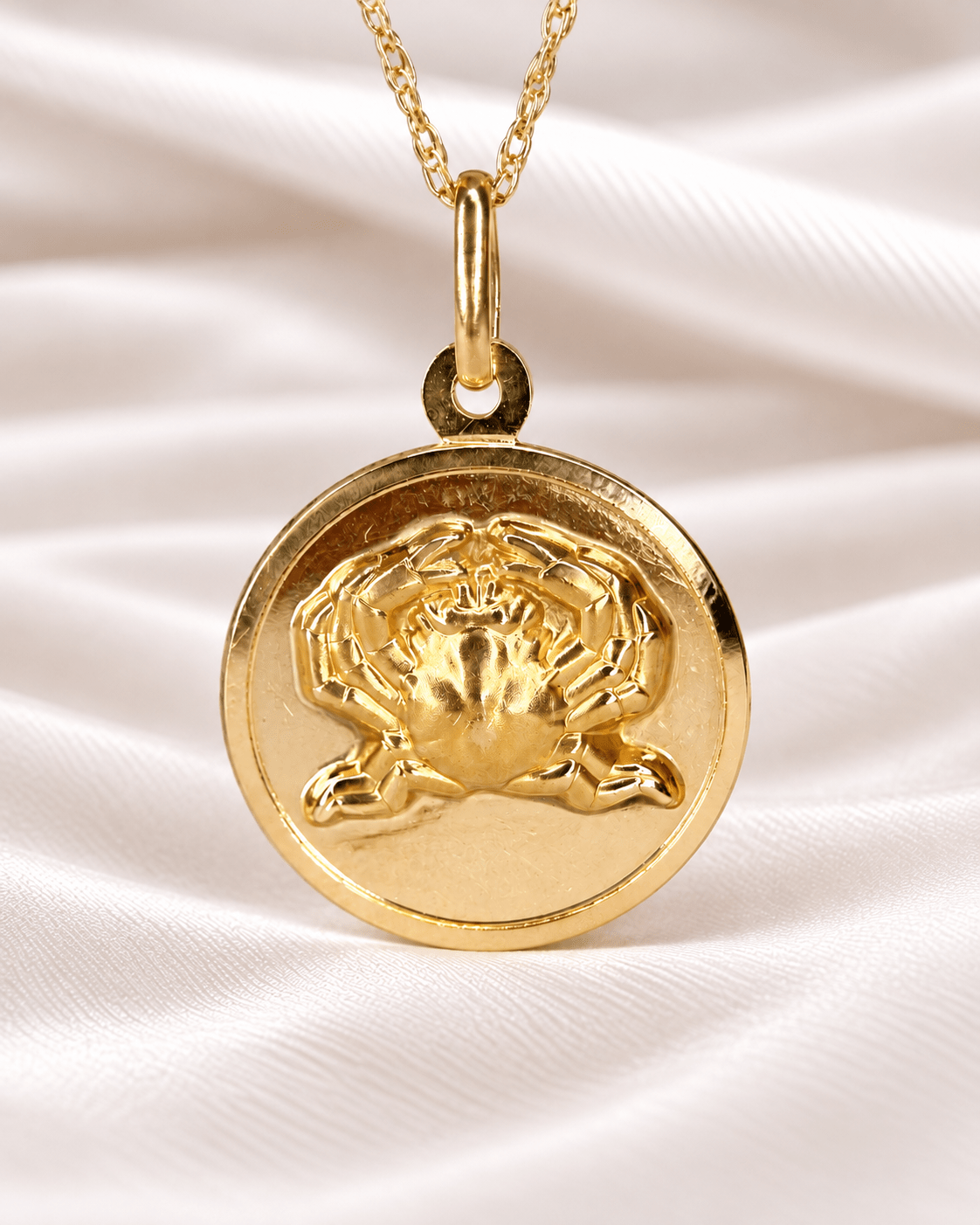 Médaillon Zodiaque Cancer Or Jaune 18 carats "Daria" - Elliade Paris