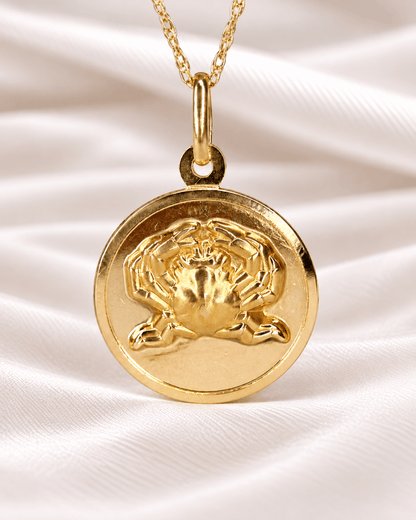 Médaillon Zodiaque Cancer Or Jaune 18 carats "Daria" - Elliade Paris