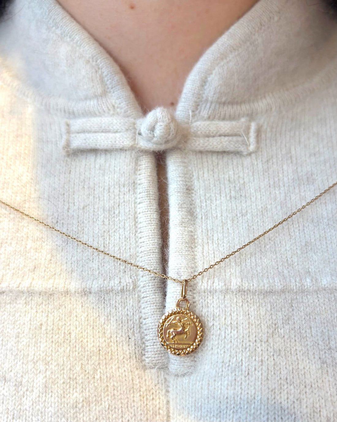 Médaillon Zodiaque Sagittaire Or Jaune "Marien" - Elliade Paris