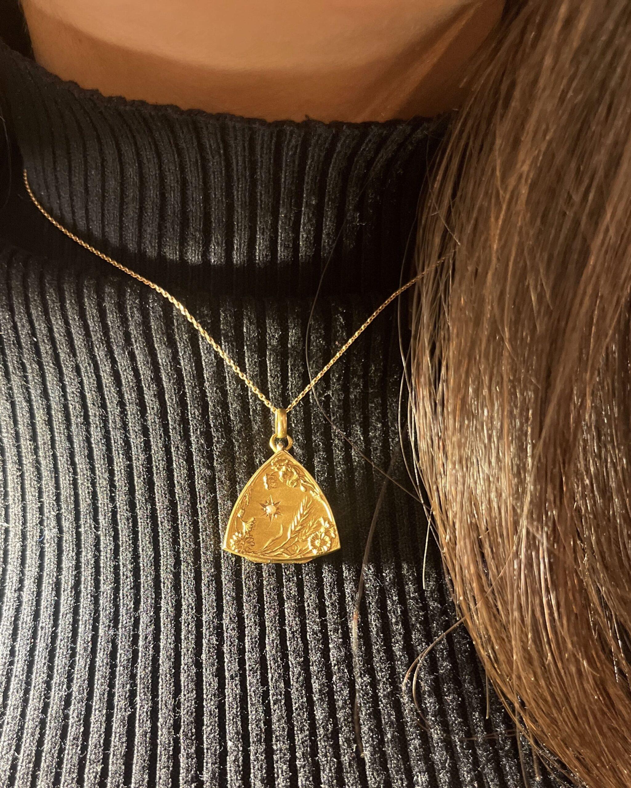 Pendentif médaillon ouvrant or "Mirella"