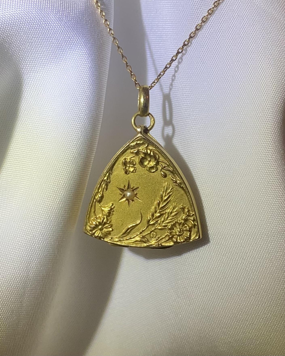 &quot;Mirella&quot; gold opening medallion pendant