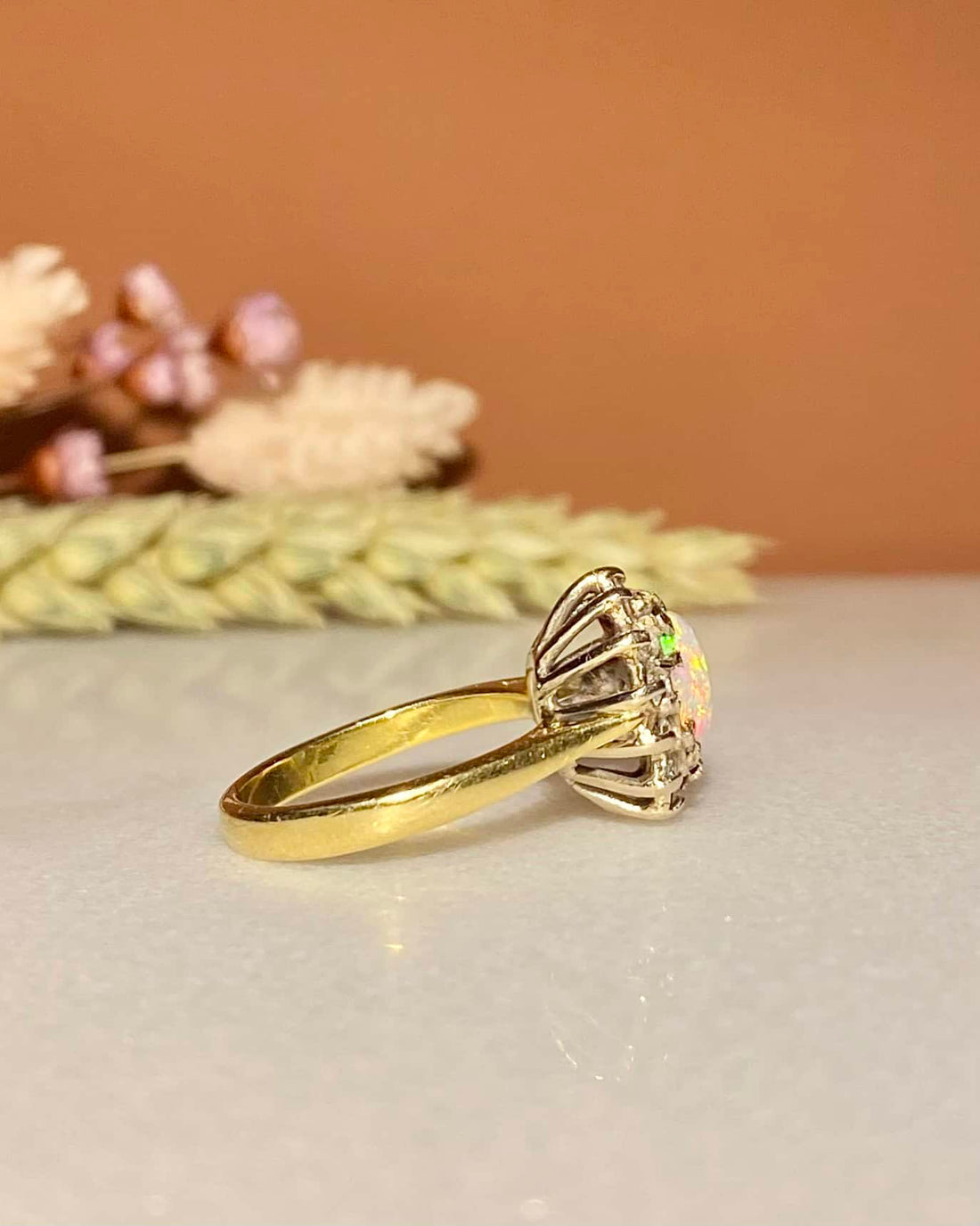 Bague Marguerite Opale Cabochon &amp; Diamants &quot;Roxanne&quot;