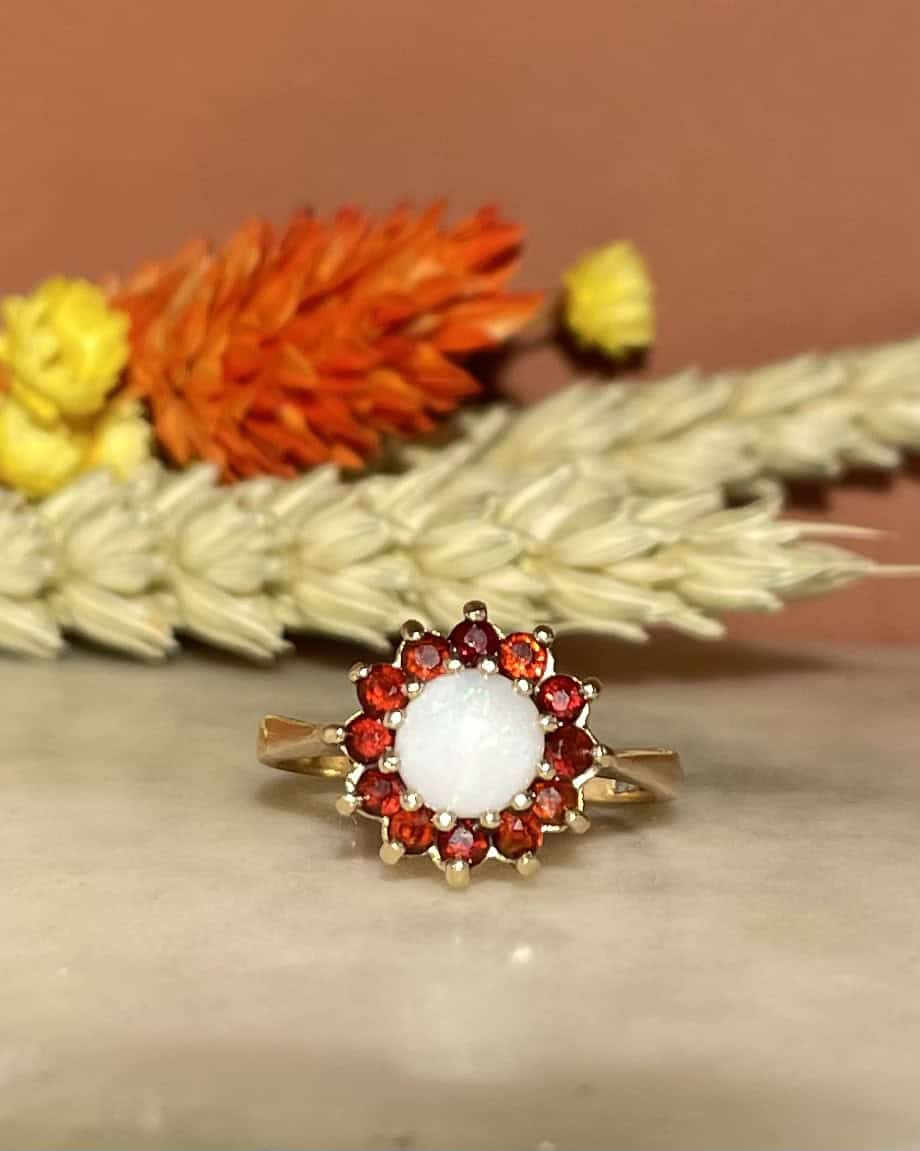 Bague marguerite Opale &amp; 12 Grenats &quot;Nelly&quot;