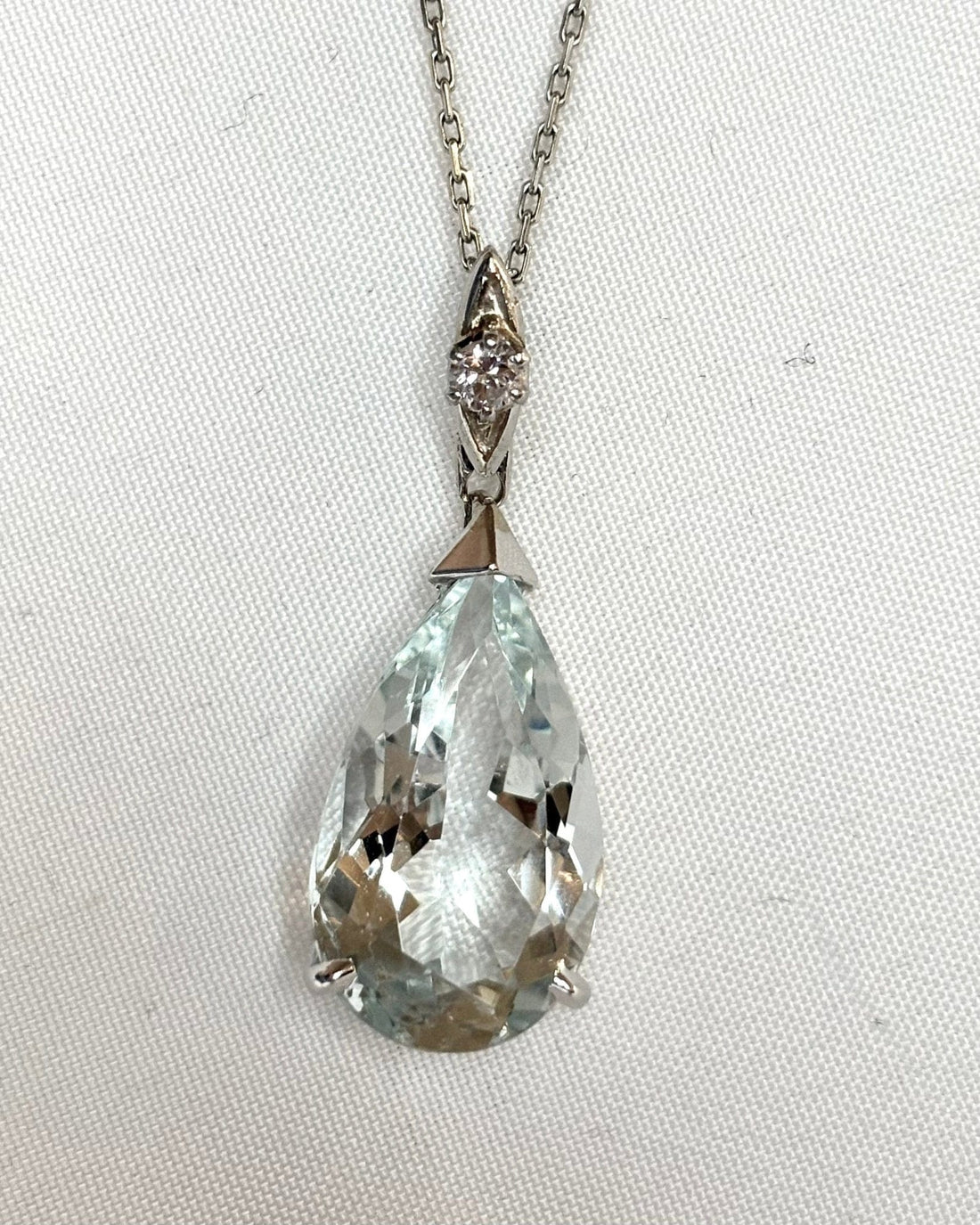 Pendentif Aigue - Marine 20 carats poire & diamant "Nora" - Elliade Paris