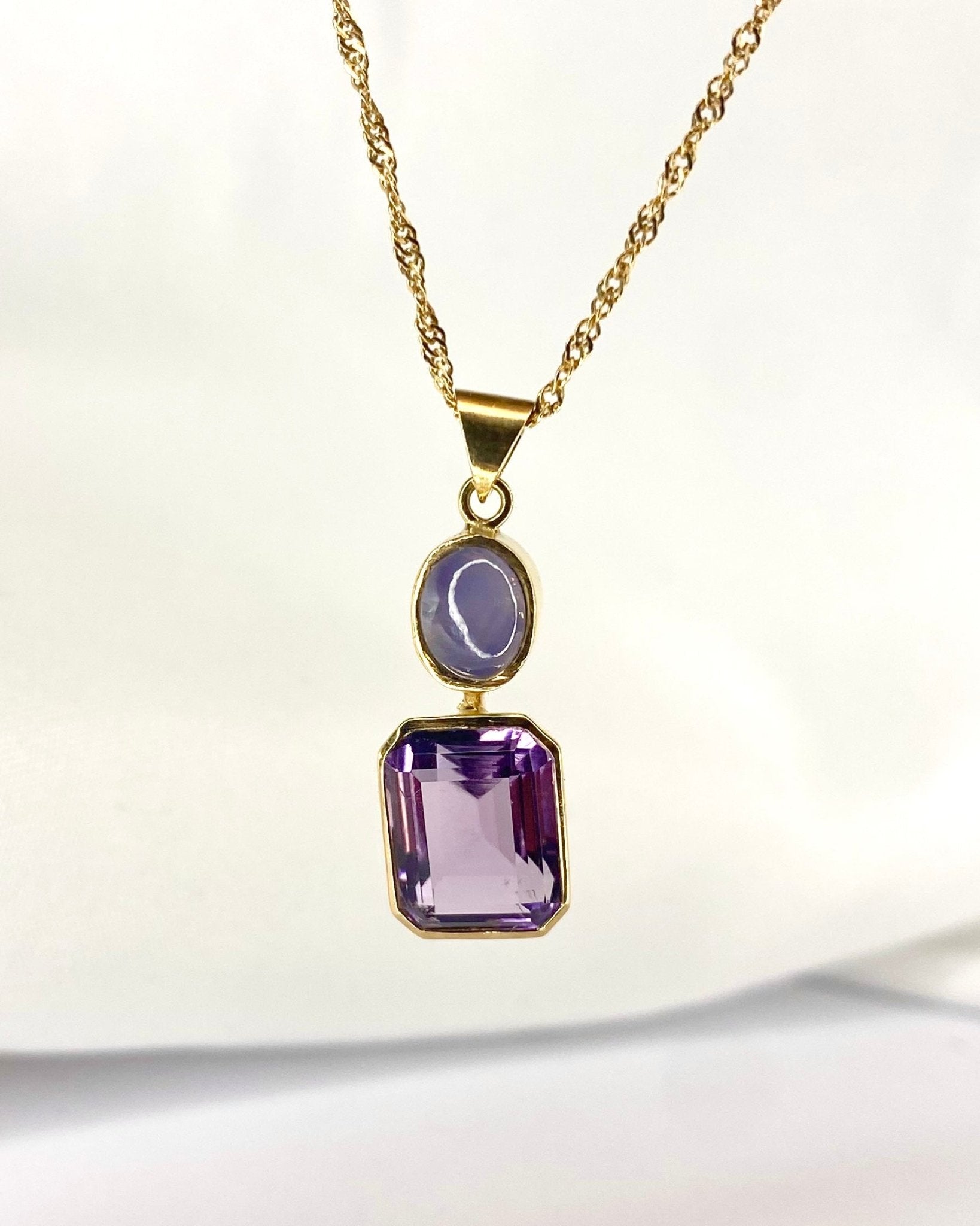 Pendentif Améthyste 3.55 carats &amp; Saphir Étoilé "Fiona" - Elliade Paris