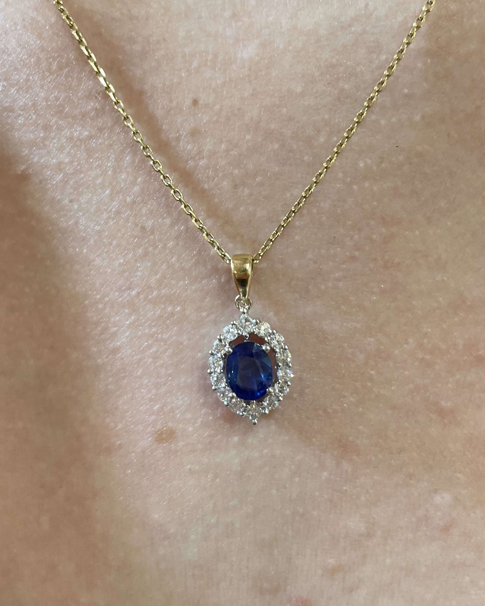 Pendentif Marguerite Saphir 1.20 carat &amp; Diamants "Vania" - Elliade Paris