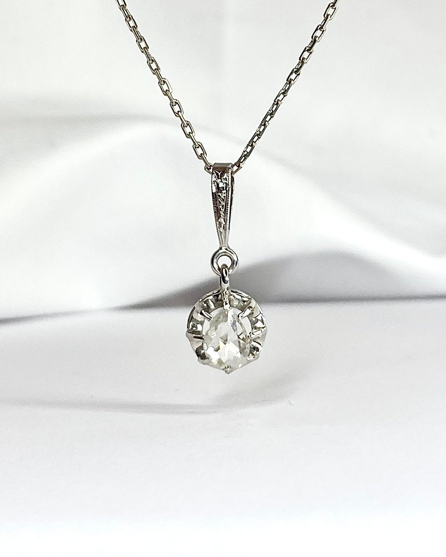 Pendentif Art - Déco Diamant 0.25 carat "Maya" - Elliade Paris