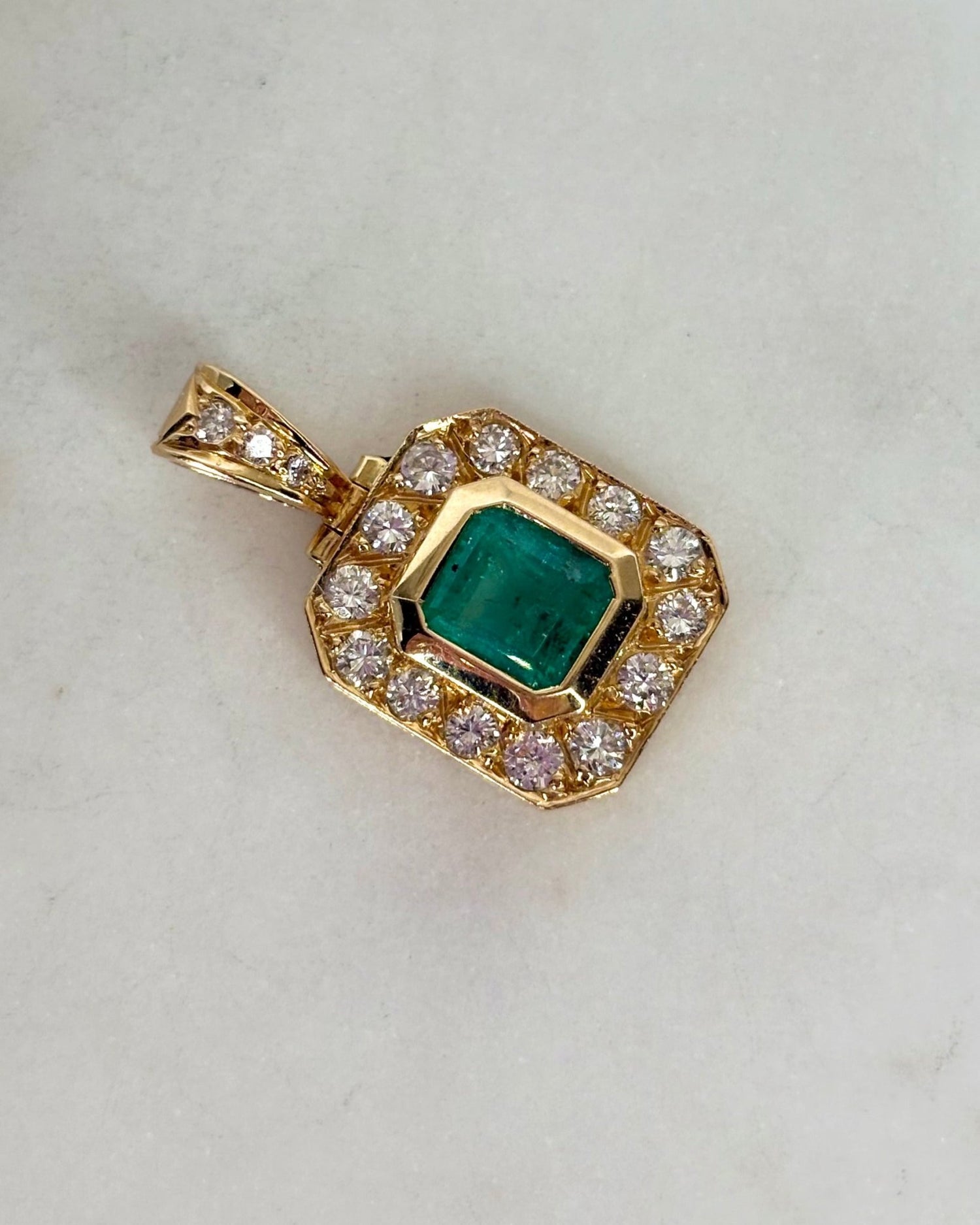 Pendentif Art Déco Émeraude 1.35 carat &amp; Diamants 0.75 carat 4,67 g &quot;Anaïs&quot; - Elliade Paris