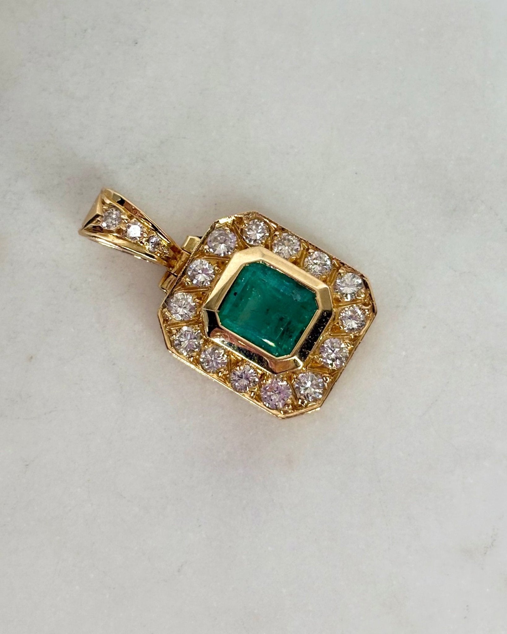 Pendentif Art Déco Émeraude 1.35 carat &amp; Diamants 0.75 carat 4,67 g &quot;Anaïs&quot; - Elliade Paris