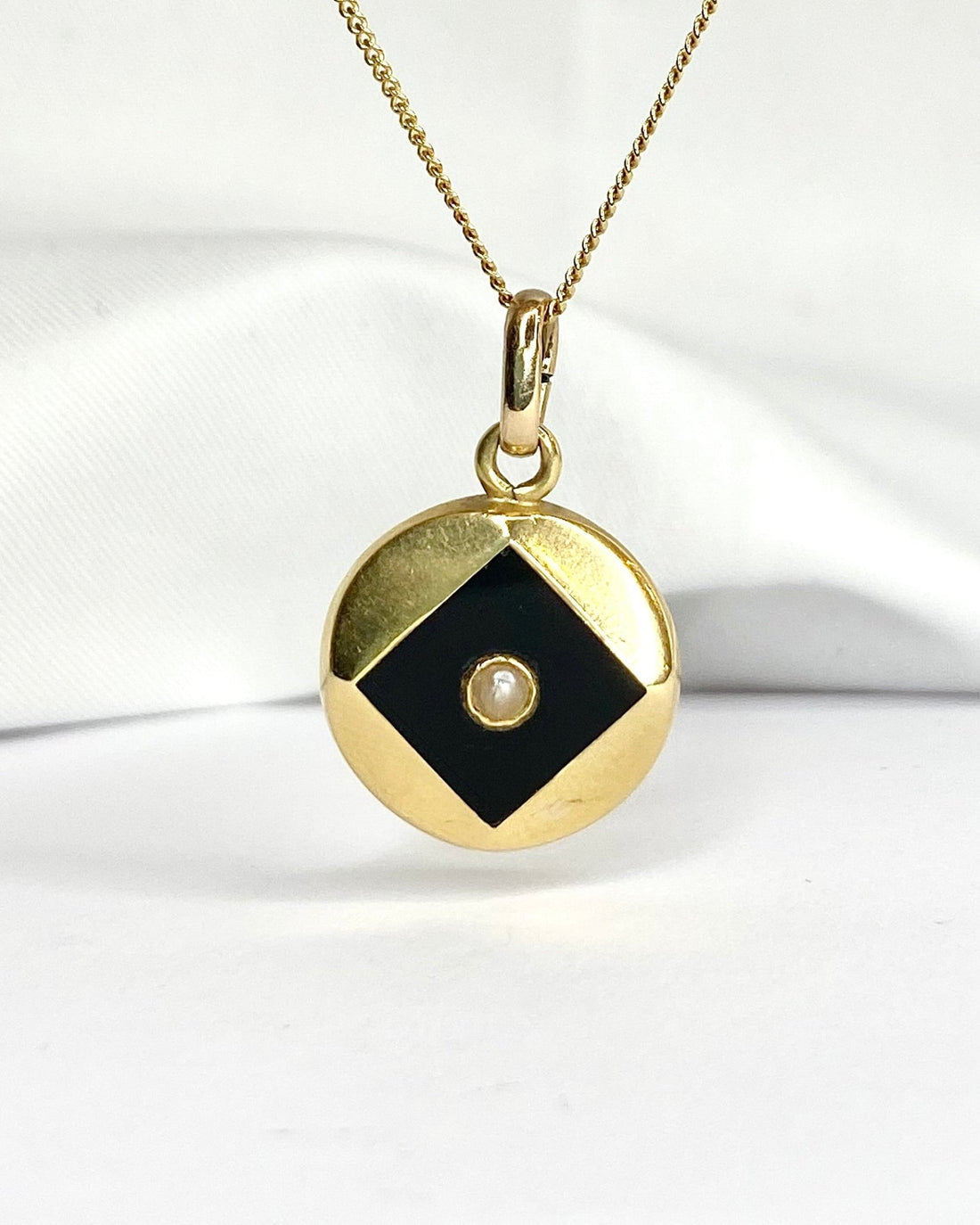 Pendentif Art - déco Onyx &amp; Perle "Olia" - Elliade Paris
