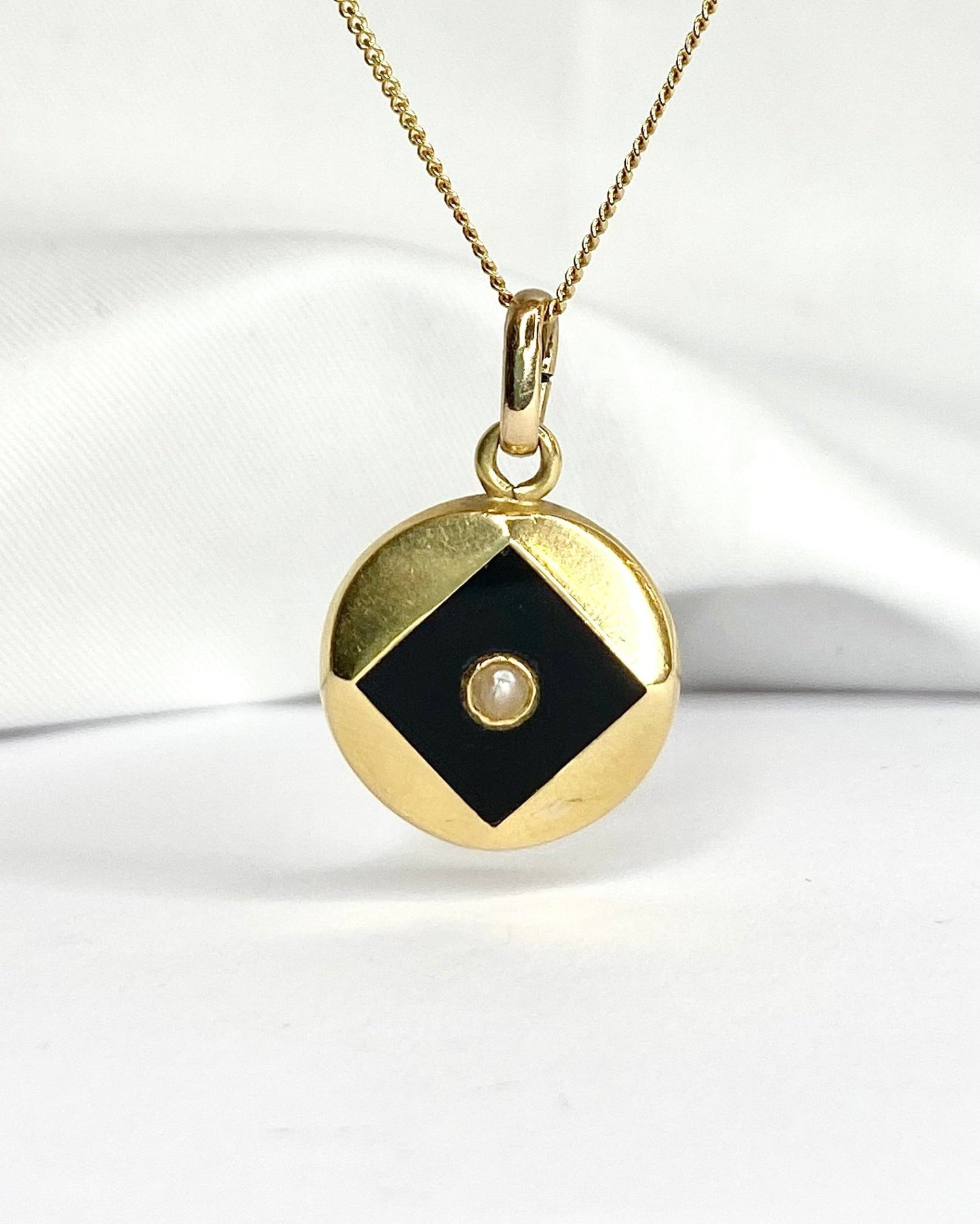 Pendentif Art - déco Onyx &amp; Perle "Olia" - Elliade Paris