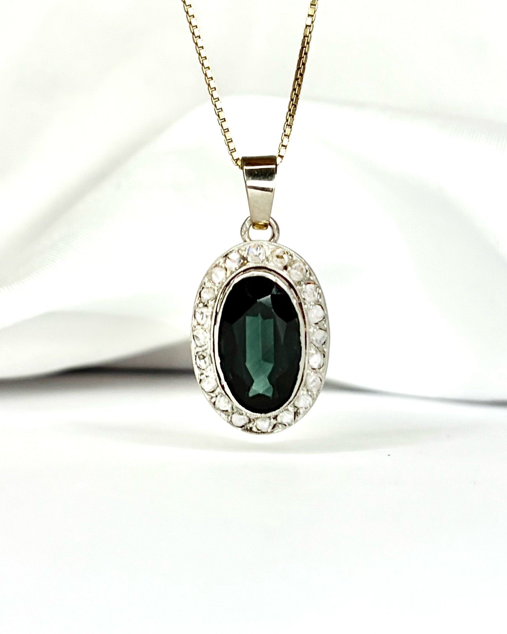 Pendentif Art - déco Saphir 3.75 carats &amp; 20 Diamants "Elisa" - Elliade Paris