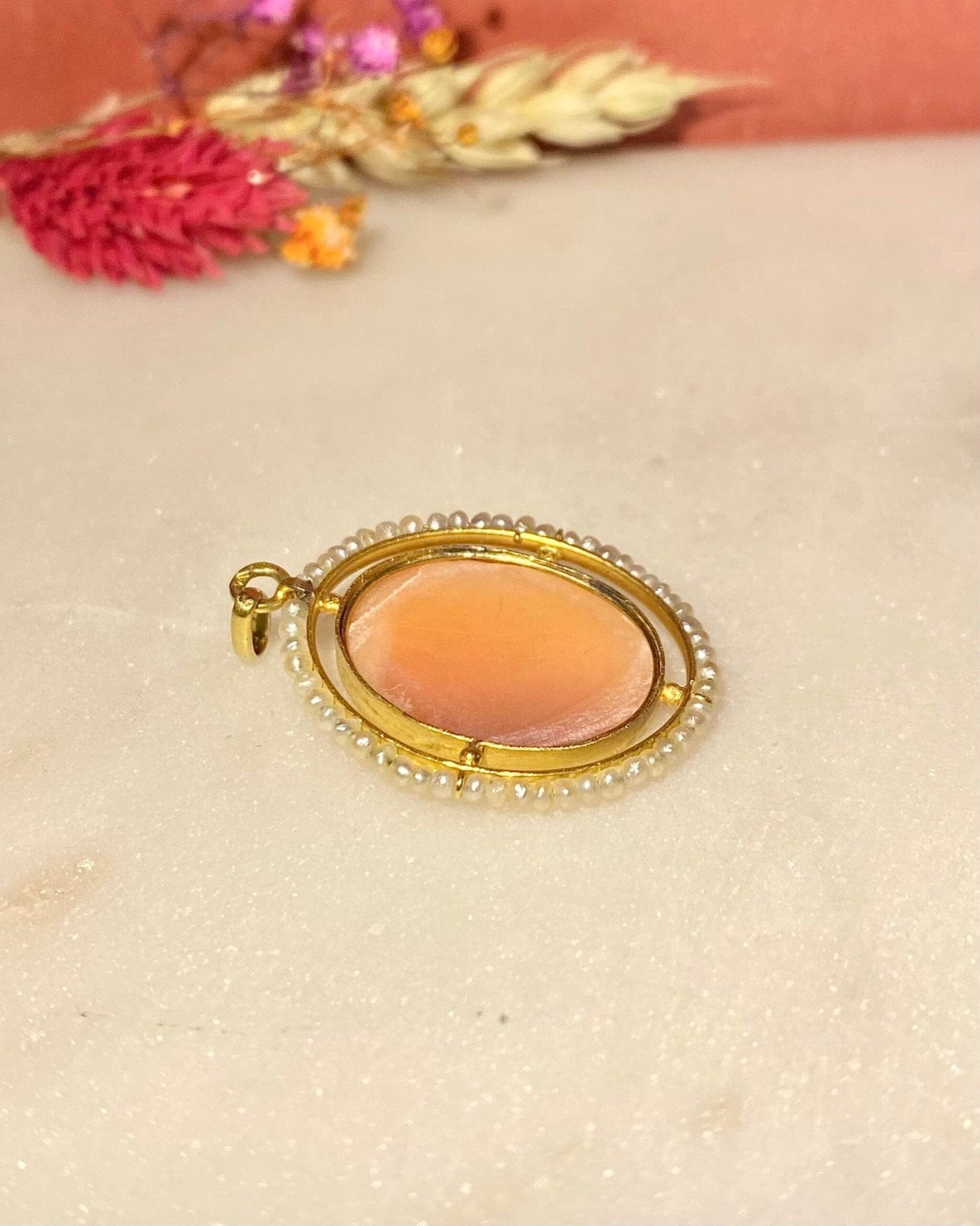 Pendentif Camé &amp; 54 Perles "Johanna" - Elliade Paris