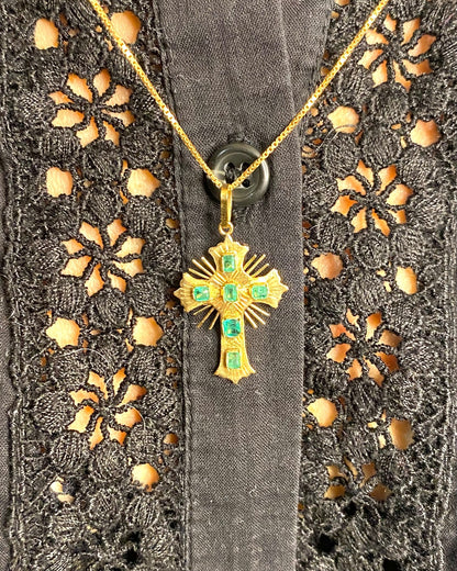 Pendentif Croix Émeraudes 0.30 carat "Emma" - Elliade Paris