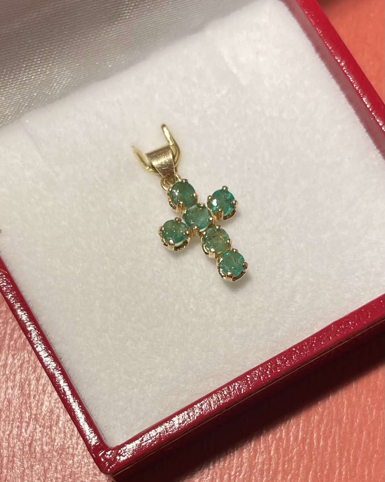 Pendentif Croix Emeraudes 0.40 carat "Jean" - Elliade Paris