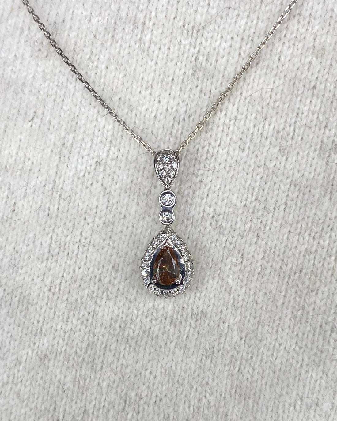 Pendentif Diamant Cognac 0.40 carat &amp; Diamants 0.61 carat "Maya" - Elliade Paris