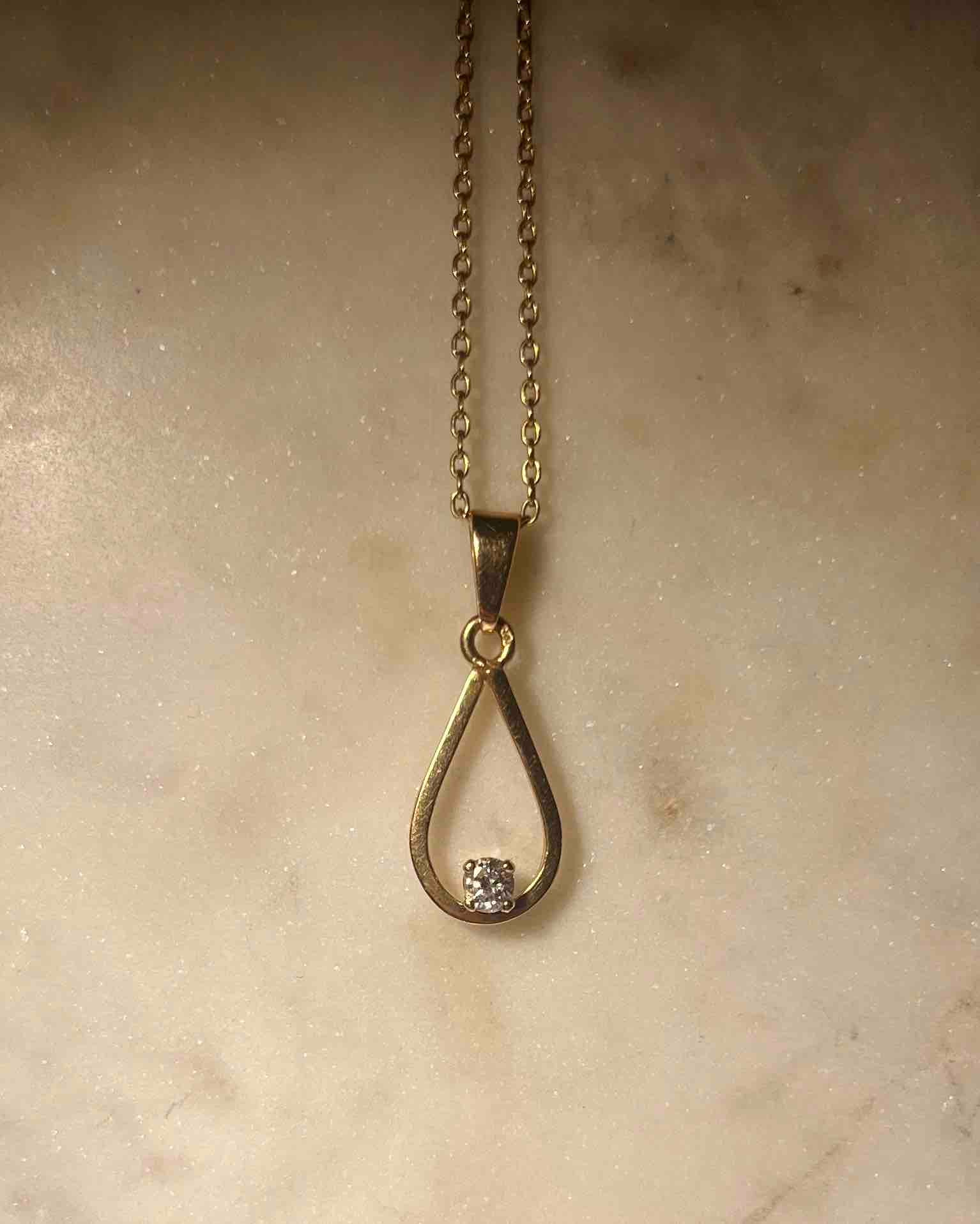 Colgante de gota de diamantes "Romy"