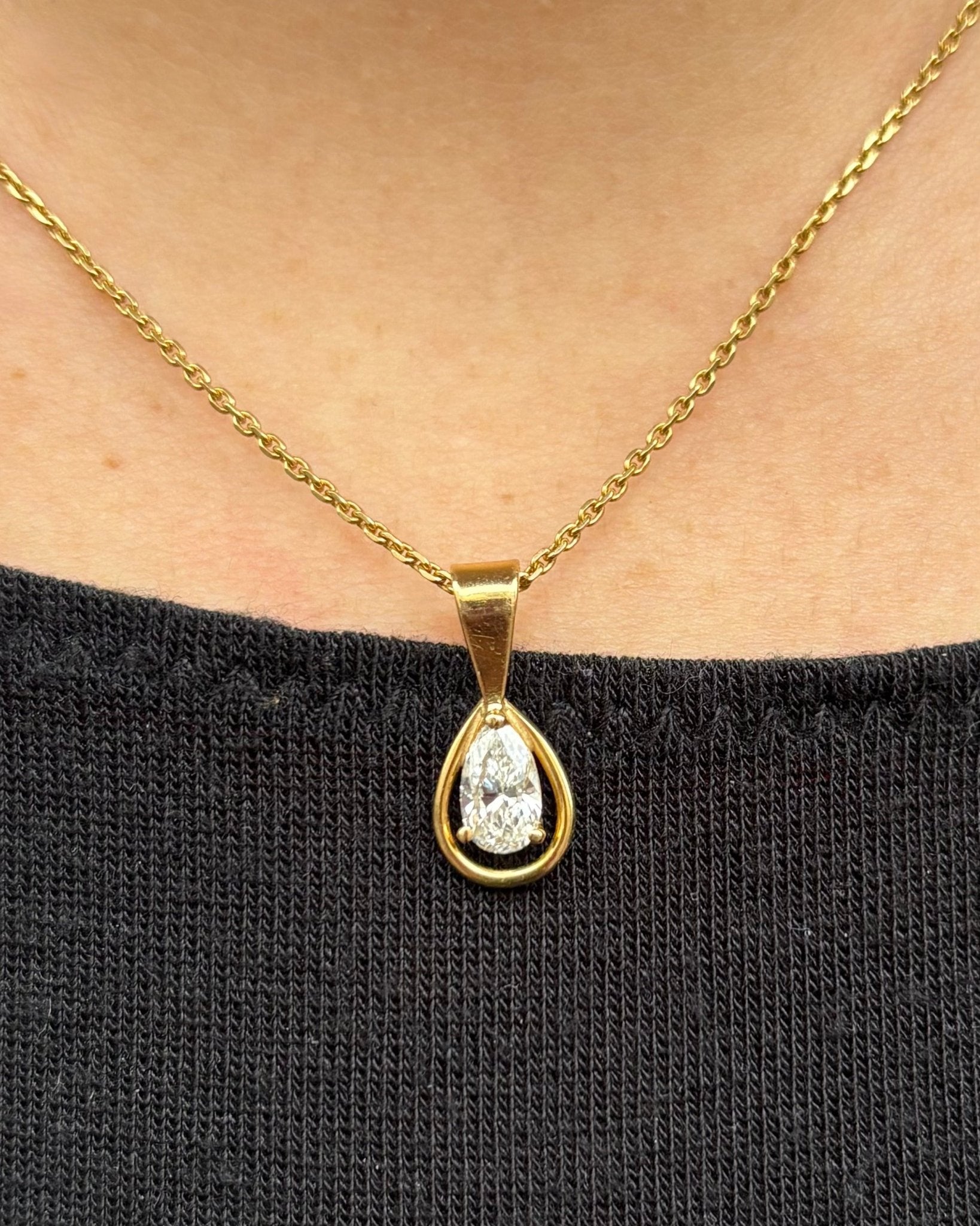 Pendentif Diamant Poire 0.37 carat "Alba" - Elliade Paris
