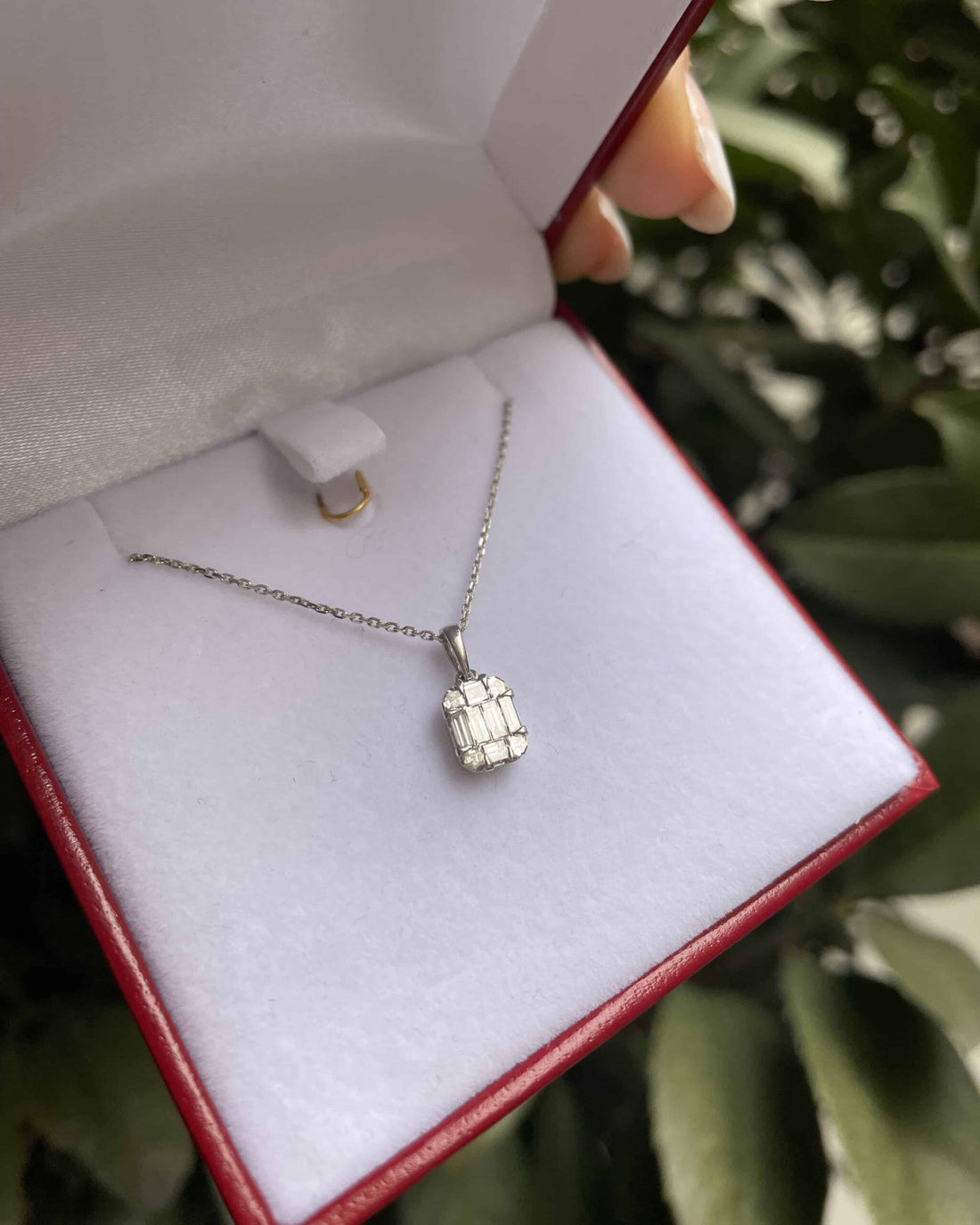 Vintage 10 Diamond &quot;Nova&quot; Pendant