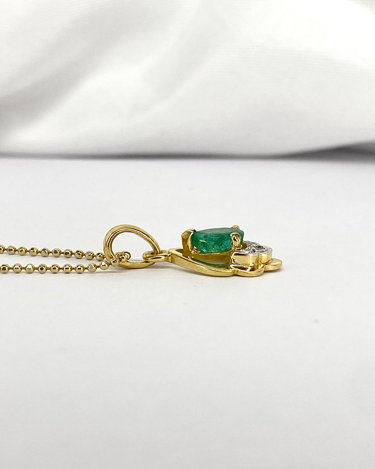 Pendentif Émeraude 0.40 carat &amp; Diamants "Tissoa" - Elliade Paris