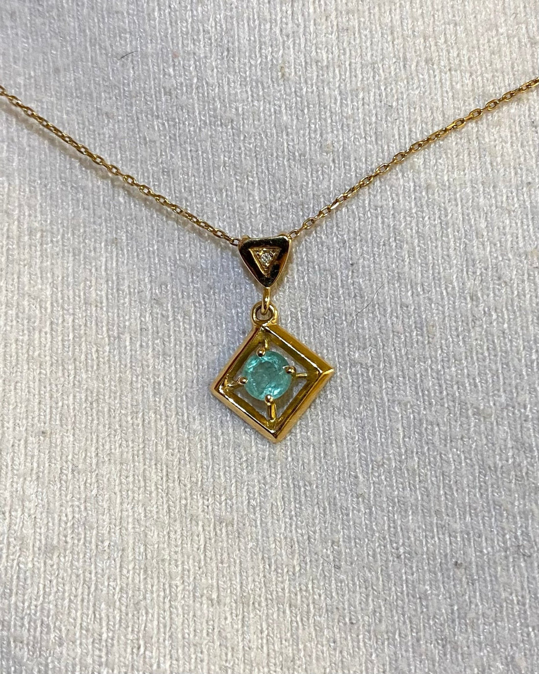 Pendentif Émeraude 0.45 carat &amp; Diamant "Isabella" - Elliade Paris