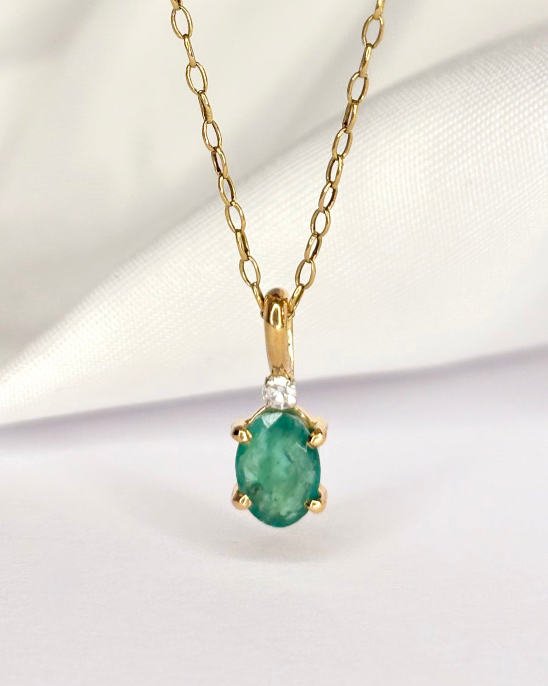 Pendentif Émeraude 0.50 carat &amp; Diamant "Mahaut" - Elliade Paris