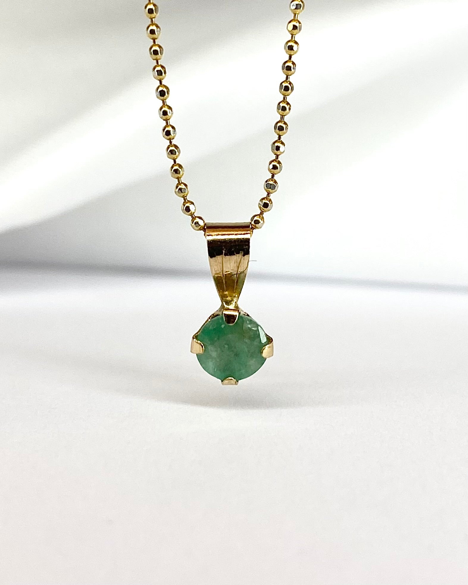 Pendentif Émeraude 0.55 carat "Raphael" - Elliade Paris