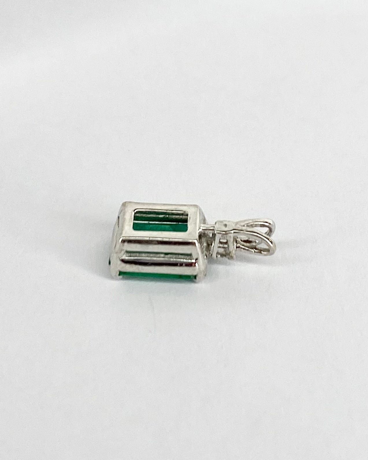 Pendentif Émeraude 0.60 carat &amp; Diamant "Clarine" - Elliade Paris