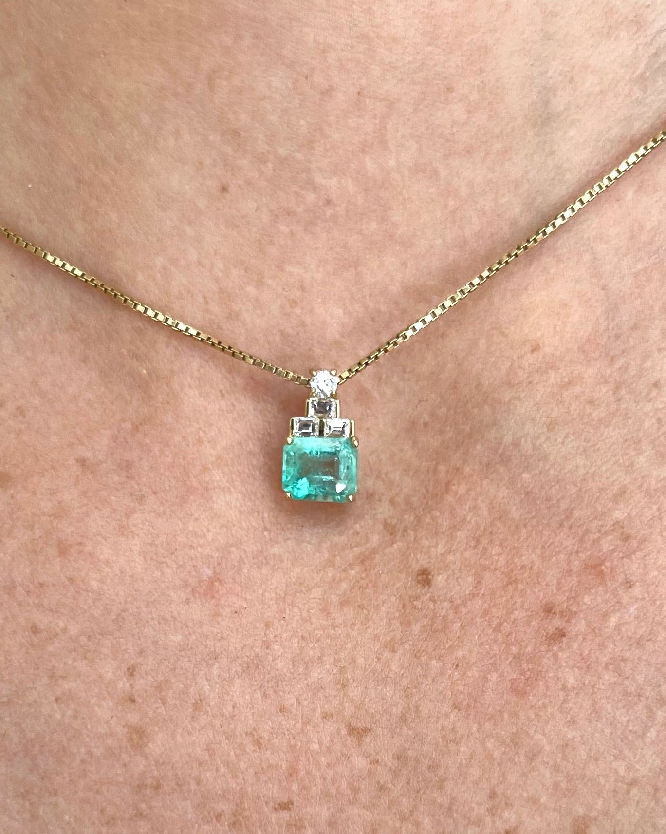 Pendentif Émeraude 0.90 carat &amp; Diamants "Jack" - Elliade Paris