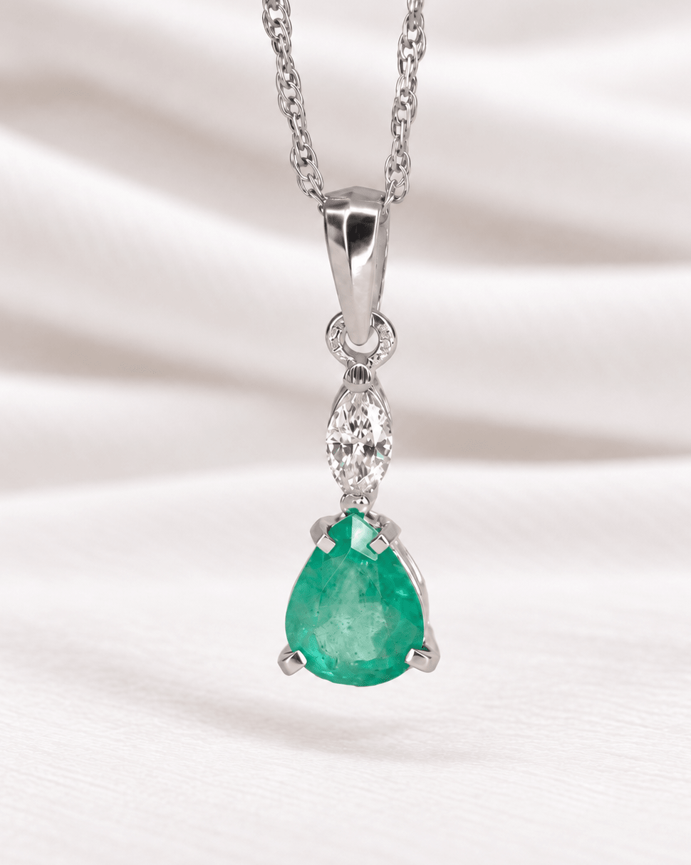 Pendentif Émeraude 1.22 carat &amp; Diamant 0.25 carat "Leanne" - Elliade Paris